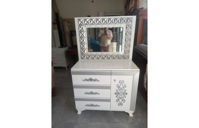 çekmeceli aynalı set